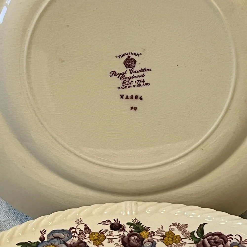 Trentham Royal Cauldron England 5 Dinner  Plates 10.5”